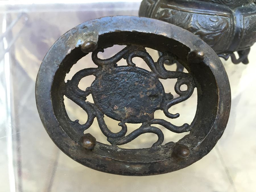 Japanese Bronze Incense Burner With Foo Dog Adorned Lid [Photo 3]