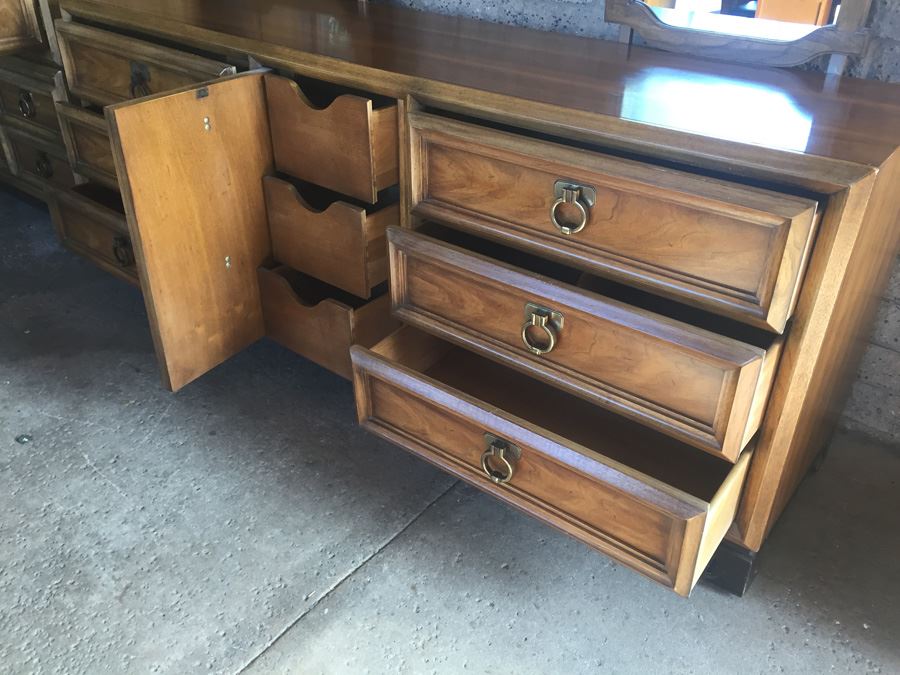 Thomasville Mid-Century 4-Piece Bedroom Set Hollywood Regency Chinoiserie [Photo 29]