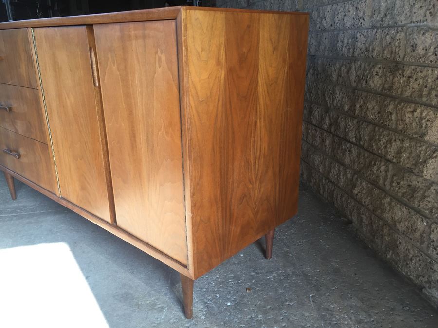Mid-Century Modern Walnut Veneer Buffet [Photo 9]