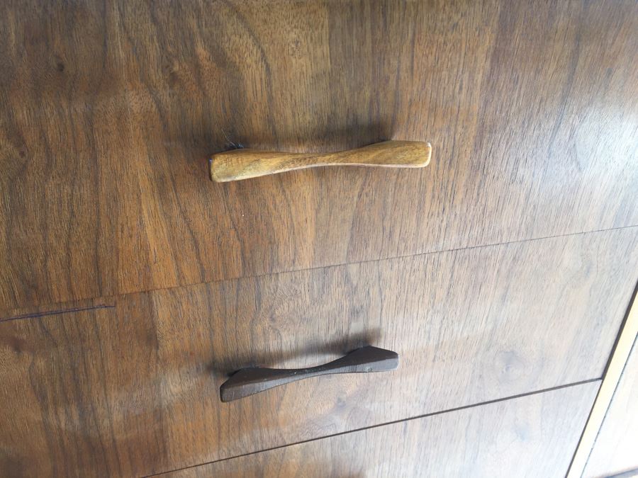 Mid-Century Modern Walnut Veneer Buffet [Photo 3]