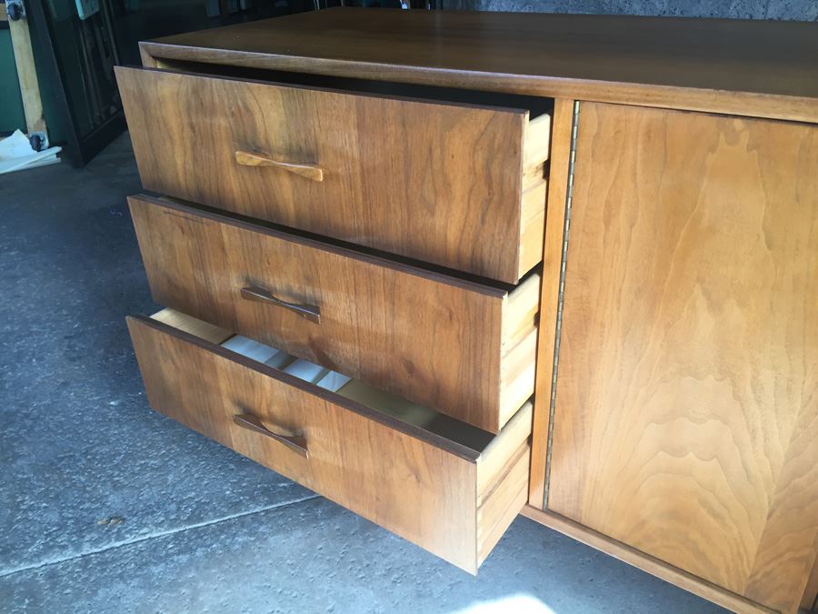 Mid-Century Modern Walnut Veneer Buffet [Photo 15]