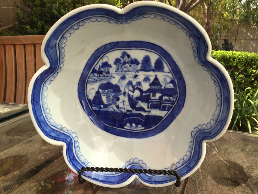 Antique Chinese Canton Blue And White Porcelain Cut-Corner Salad Bowl [Photo 4]