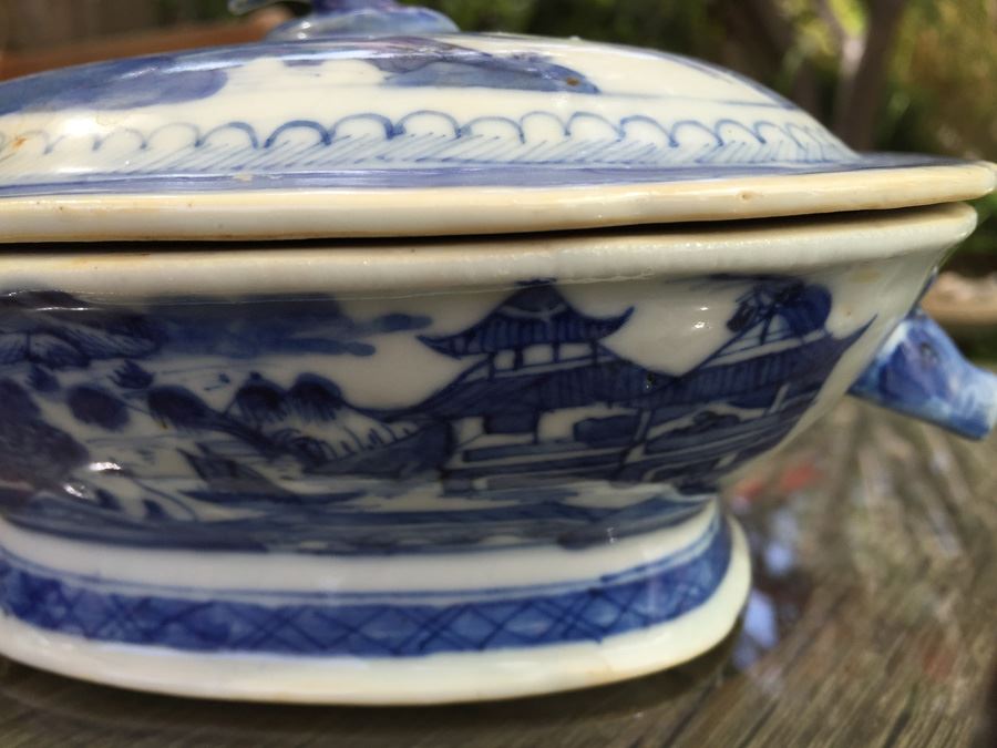 Antique Chinese Canton Blue And White Porcelain Bowl With Lid Tureen Bull Handle [Photo 9]