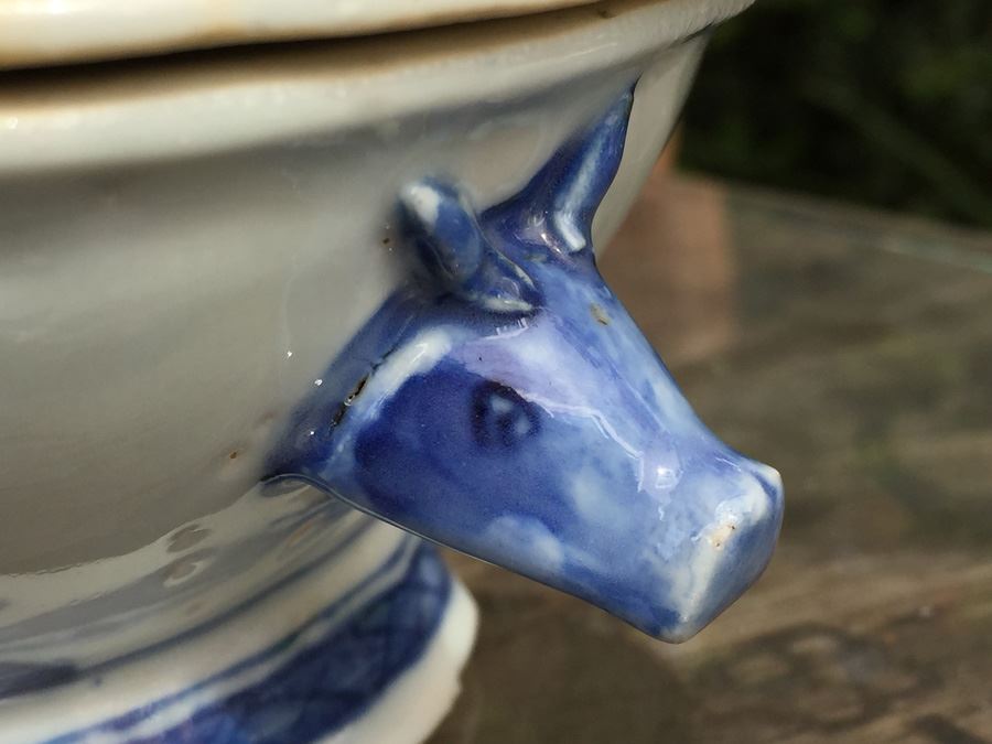 Antique Chinese Canton Blue And White Porcelain Bowl With Lid Tureen Bull Handle [Photo 20]