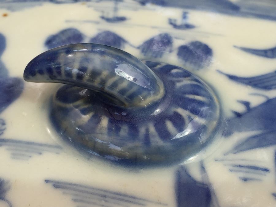 Antique Chinese Canton Blue And White Porcelain Bowl With Lid Tureen Bull Handle [Photo 19]