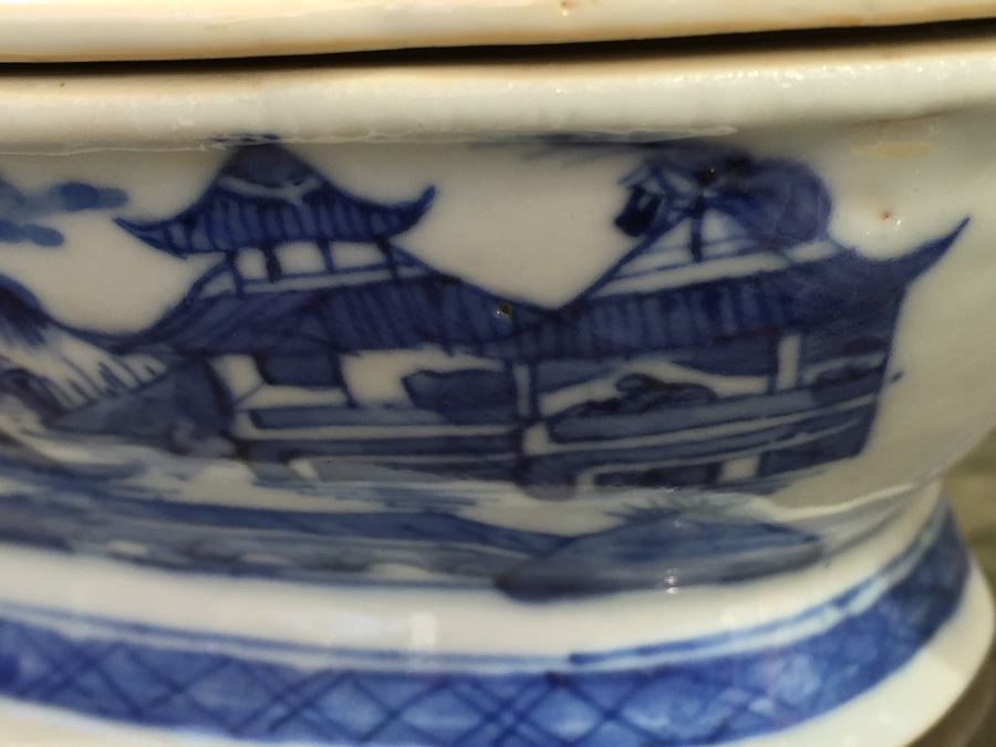 Antique Chinese Canton Blue And White Porcelain Bowl With Lid Tureen Bull Handle [Photo 21]