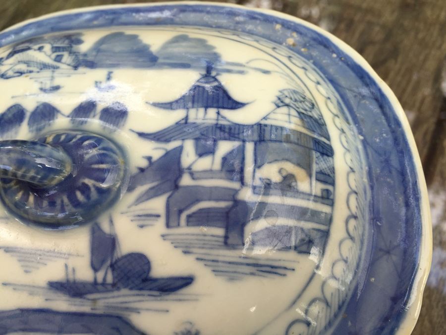 Antique Chinese Canton Blue And White Porcelain Bowl With Lid Tureen Bull Handle [Photo 12]