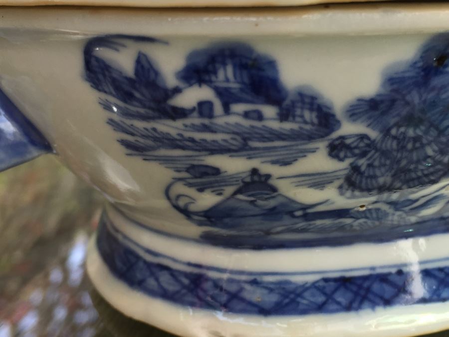 Antique Chinese Canton Blue And White Porcelain Bowl With Lid Tureen Bull Handle [Photo 27]
