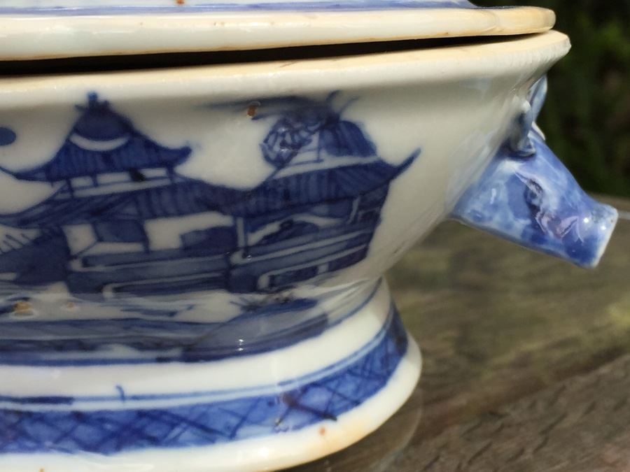 Antique Chinese Canton Blue And White Porcelain Bowl With Lid Tureen Bull Handle [Photo 30]