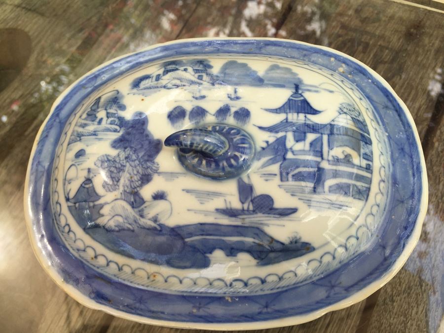 Antique Chinese Canton Blue And White Porcelain Bowl With Lid Tureen Bull Handle [Photo 10]