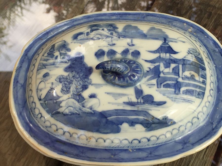 Antique Chinese Canton Blue And White Porcelain Bowl With Lid Tureen Bull Handle [Photo 18]