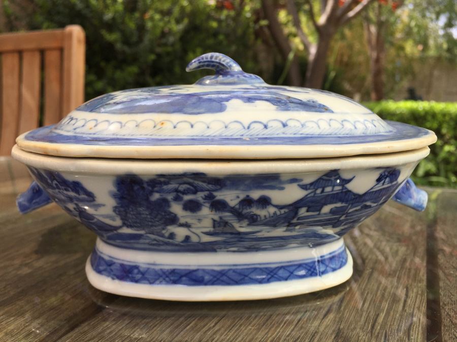 Antique Chinese Canton Blue And White Porcelain Bowl With Lid Tureen Bull Handle [Photo 4]