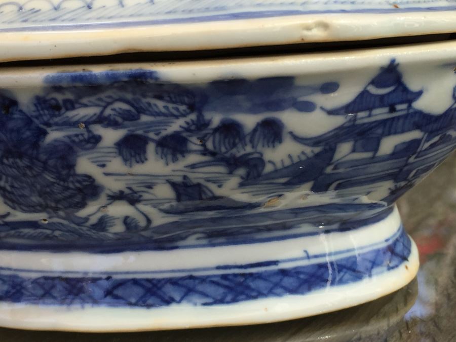 Antique Chinese Canton Blue And White Porcelain Bowl With Lid Tureen Bull Handle [Photo 29]