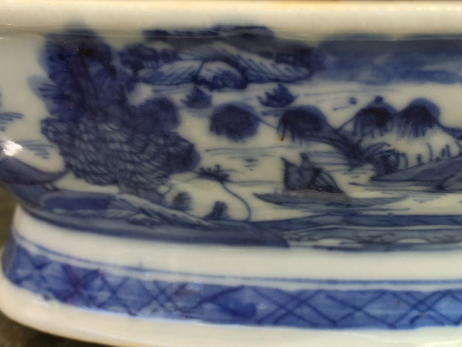 Antique Chinese Canton Blue And White Porcelain Bowl With Lid Tureen Bull Handle [Photo 23]