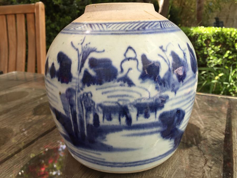 Chinese Blue And White Jar [Photo 16]