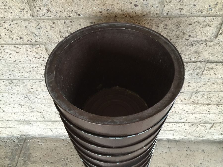 Metal Planters Buckets [Photo 3]