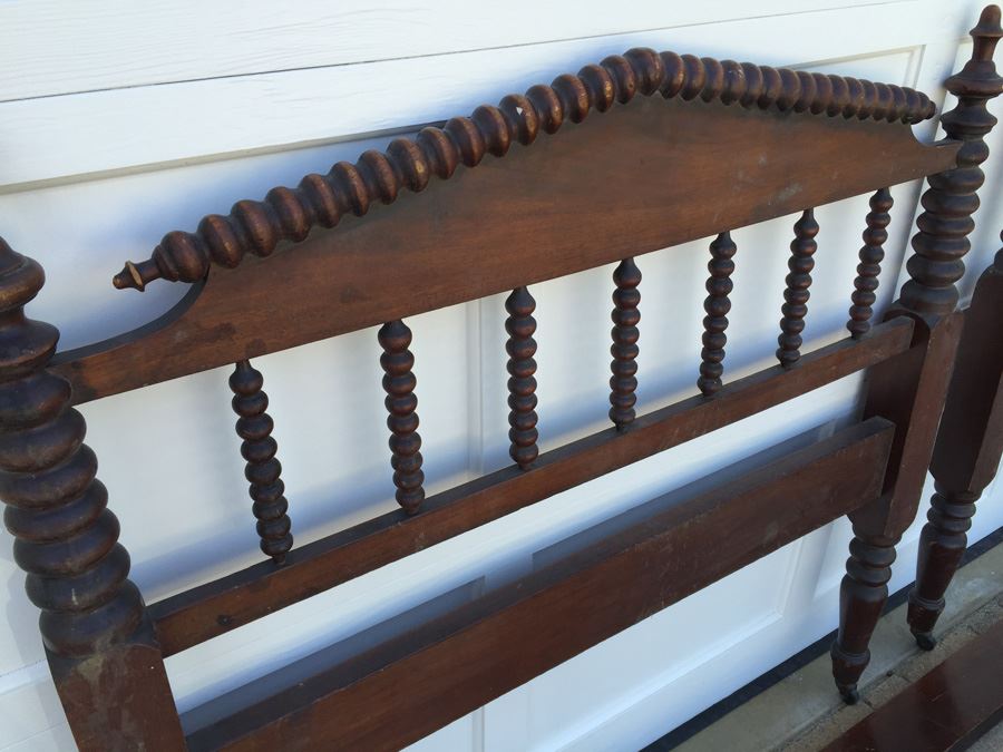 Victorian American Walnut Spool Bed Vintage 1860 Twin Headboard And Footboard With Rails Appraised $285 In 1983 [Photo 2]