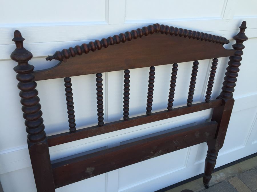 Victorian American Walnut Spool Bed Vintage 1860 Twin Headboard And Footboard With Rails Appraised $285 In 1983 [Photo 10]