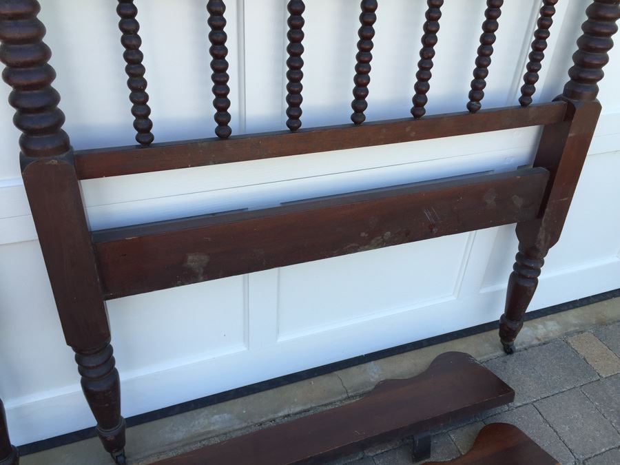 Victorian American Walnut Spool Bed Vintage 1860 Twin Headboard And Footboard With Rails Appraised $285 In 1983 [Photo 3]