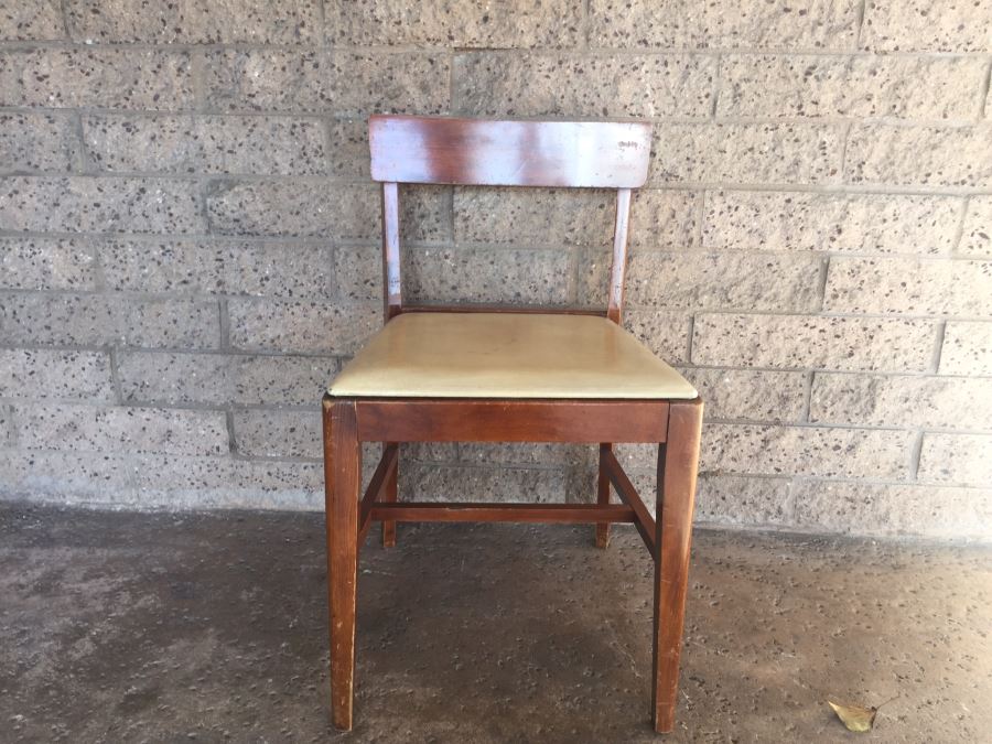 Vintage Sewing Chair With Sewing Supplies