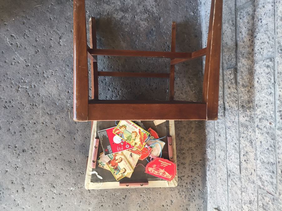 Vintage Sewing Chair With Sewing Supplies [Photo 8]