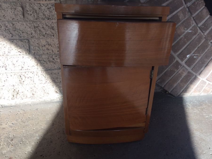 Vintage Wooden Nightstand [Photo 4]