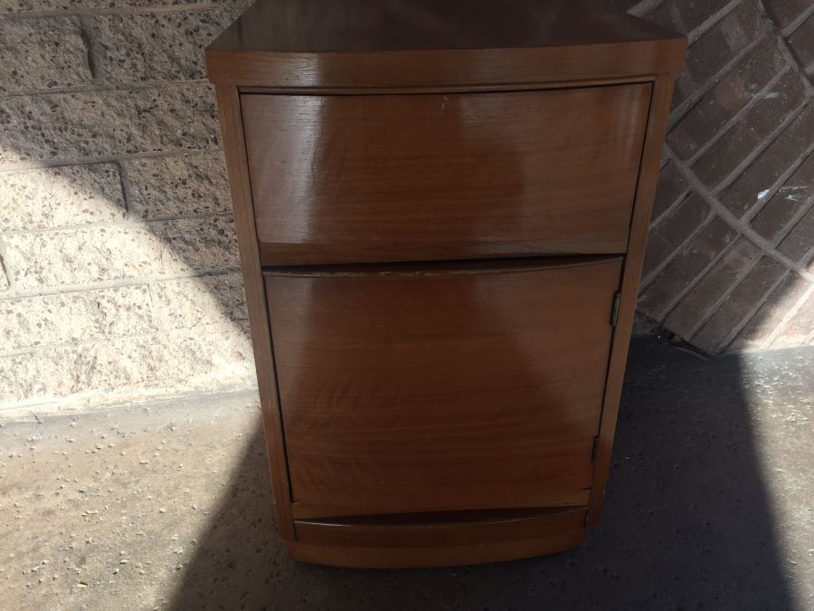 Vintage Wooden Nightstand [Photo 6]