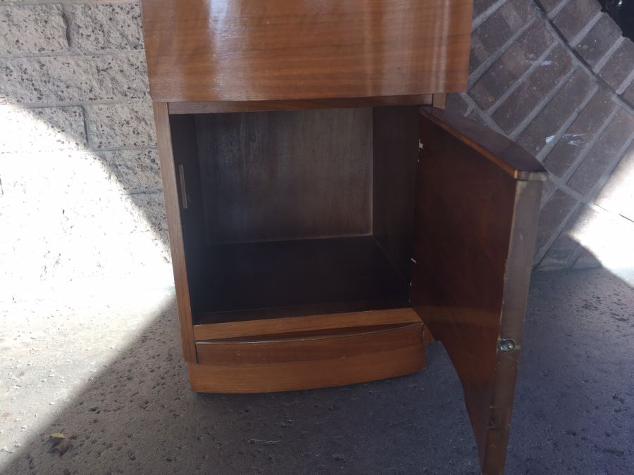Vintage Wooden Nightstand [Photo 2]