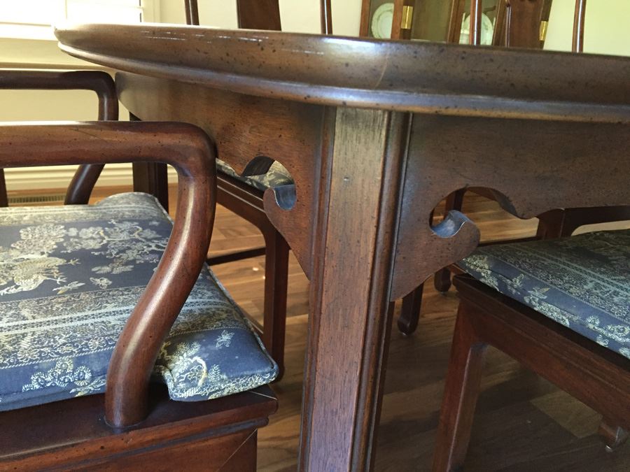 Henredon Rosewood Chinoiserie Formal Dining Table With 2 Leaves And Eight Chairs [Photo 31]