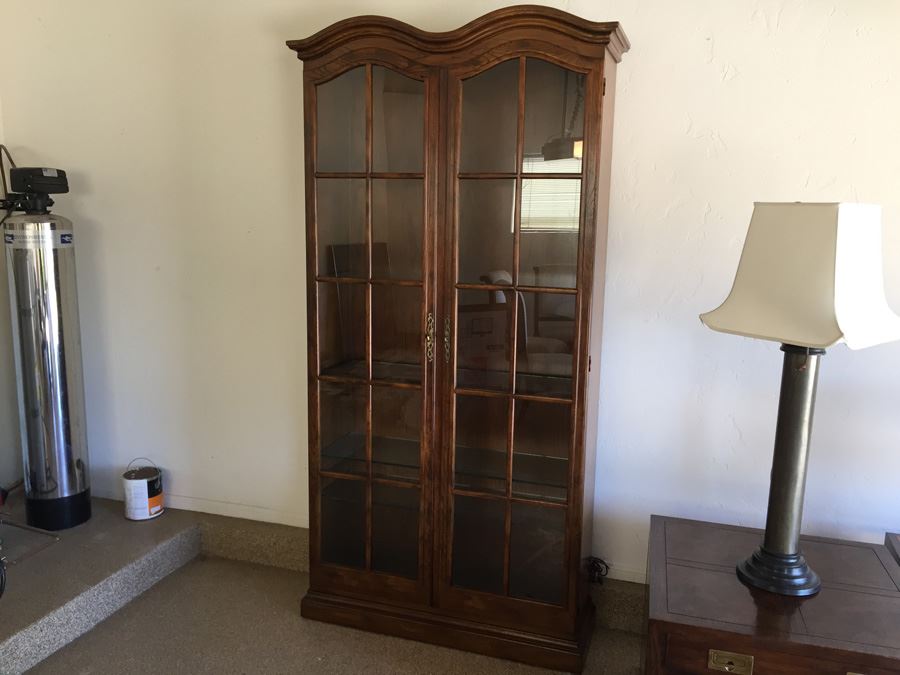 Stunning Henredon Furniture Tall Dome Top Curio Display Cabinet Lighted With Adjustable Glass Shelves Estimate $1,500 [Photo 5]