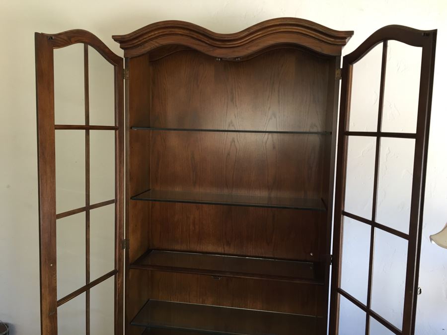 Stunning Henredon Furniture Tall Dome Top Curio Display Cabinet Lighted With Adjustable Glass Shelves Estimate $1,500 [Photo 14]