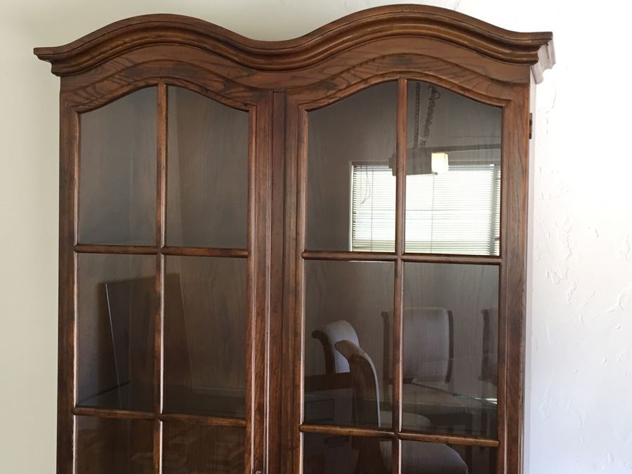 Stunning Henredon Furniture Tall Dome Top Curio Display Cabinet Lighted With Adjustable Glass Shelves Estimate $1,500 [Photo 10]