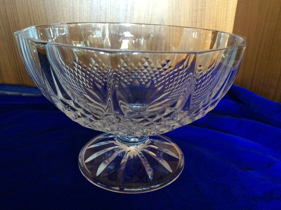 Footed Crystal Bowl [Photo 3]