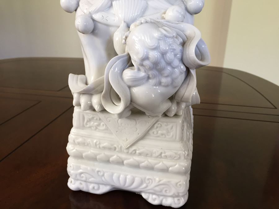 Chinese Foo Dog White Porcelain Statue Figurine 12 Inches Tall