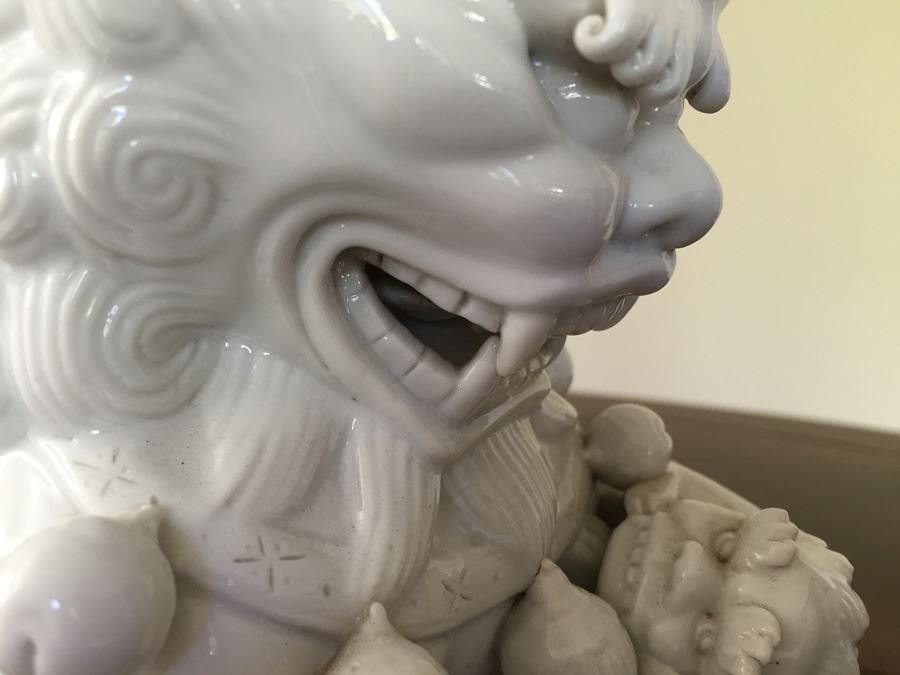 Chinese Foo Dog White Porcelain Statue Figurine 12 Inches Tall [Photo 2]