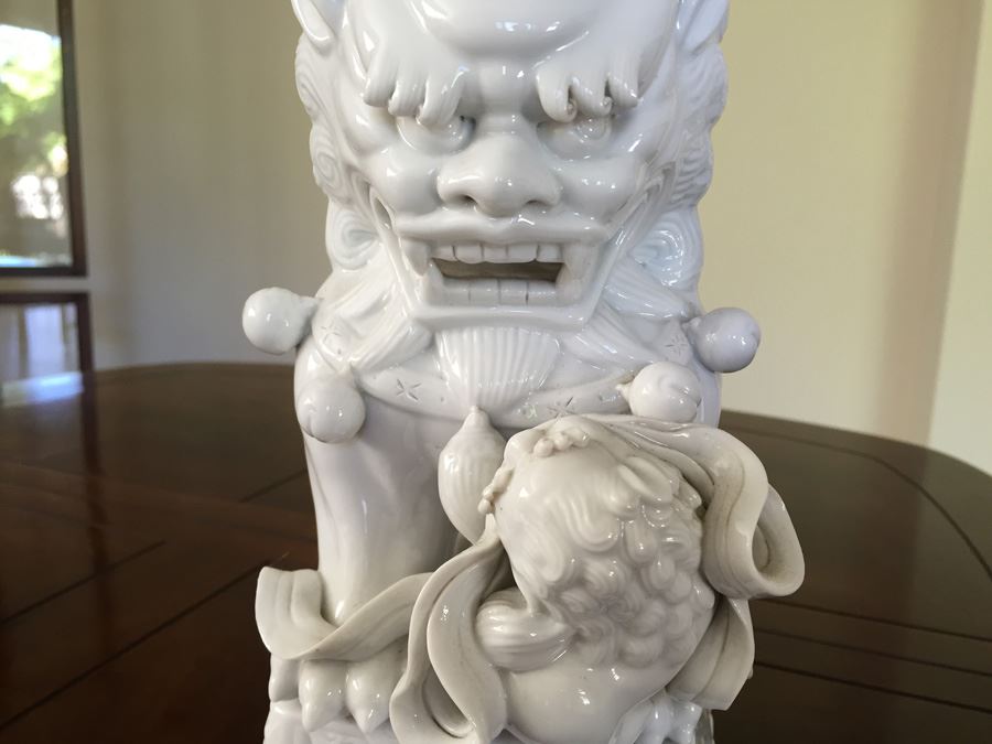 Chinese Foo Dog White Porcelain Statue Figurine 12 Inches Tall [Photo 7]