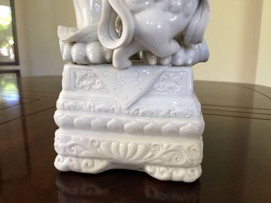 Chinese Foo Dog White Porcelain Statue Figurine 12 Inches Tall [Photo 8]