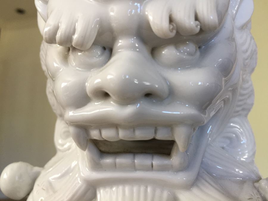 Chinese Foo Dog White Porcelain Statue Figurine 12 Inches Tall [Photo 3]