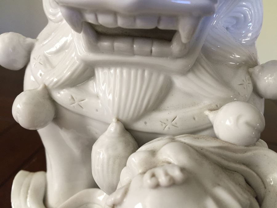 Chinese Foo Dog White Porcelain Statue Figurine 12 Inches Tall [Photo 19]