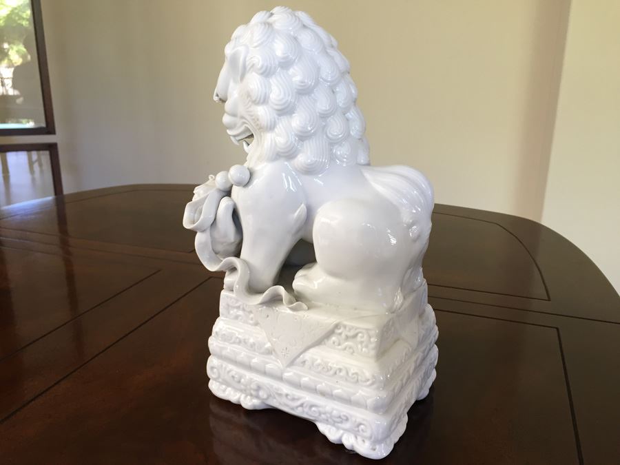 Chinese Foo Dog White Porcelain Statue Figurine 12 Inches Tall [Photo 17]
