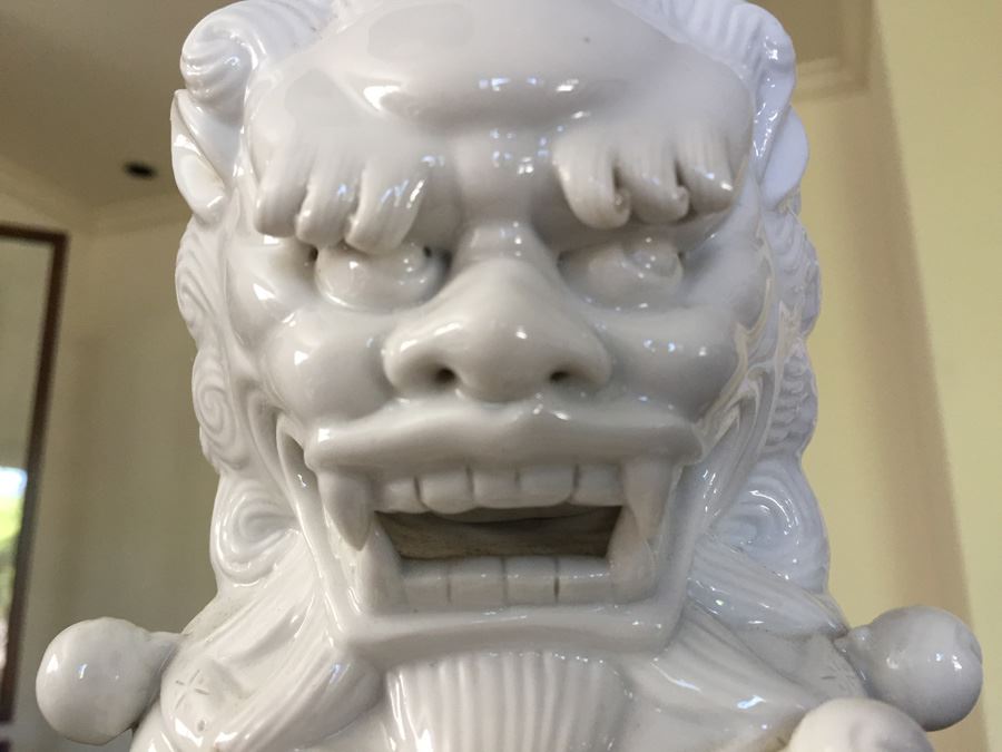 Chinese Foo Dog White Porcelain Statue Figurine 12 Inches Tall [Photo 4]