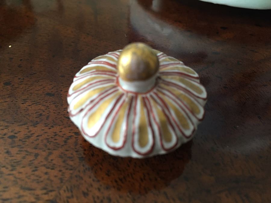 Footed Japanese Teapot With Gilt Foral Patterns Apx 5' In Diameter [Photo 14]