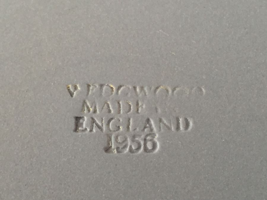 Vintage 1956 Wedgwood Blue And White Plate And Pitcher [Photo 3]