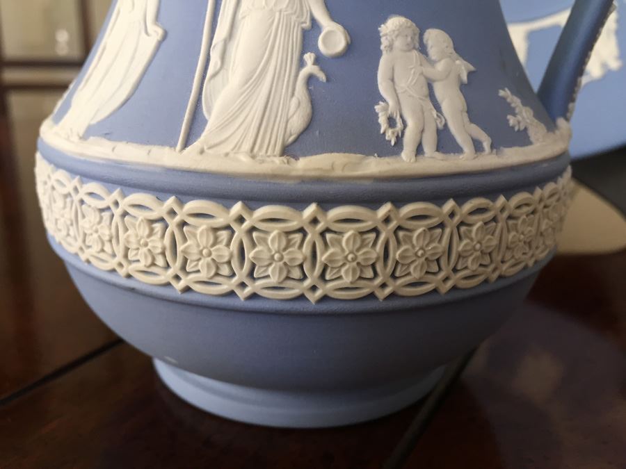 Vintage 1956 Wedgwood Blue And White Plate And Pitcher [Photo 2]