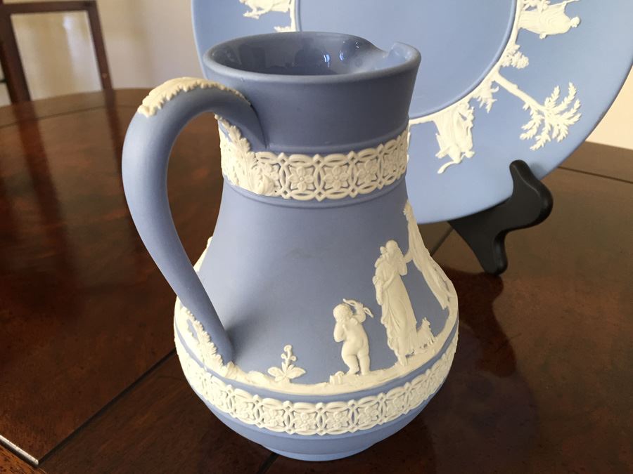 Vintage 1956 Wedgwood Blue And White Plate And Pitcher [Photo 8]