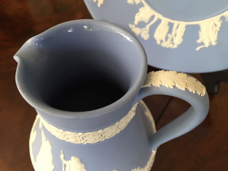 Vintage 1956 Wedgwood Blue And White Plate And Pitcher [Photo 6]