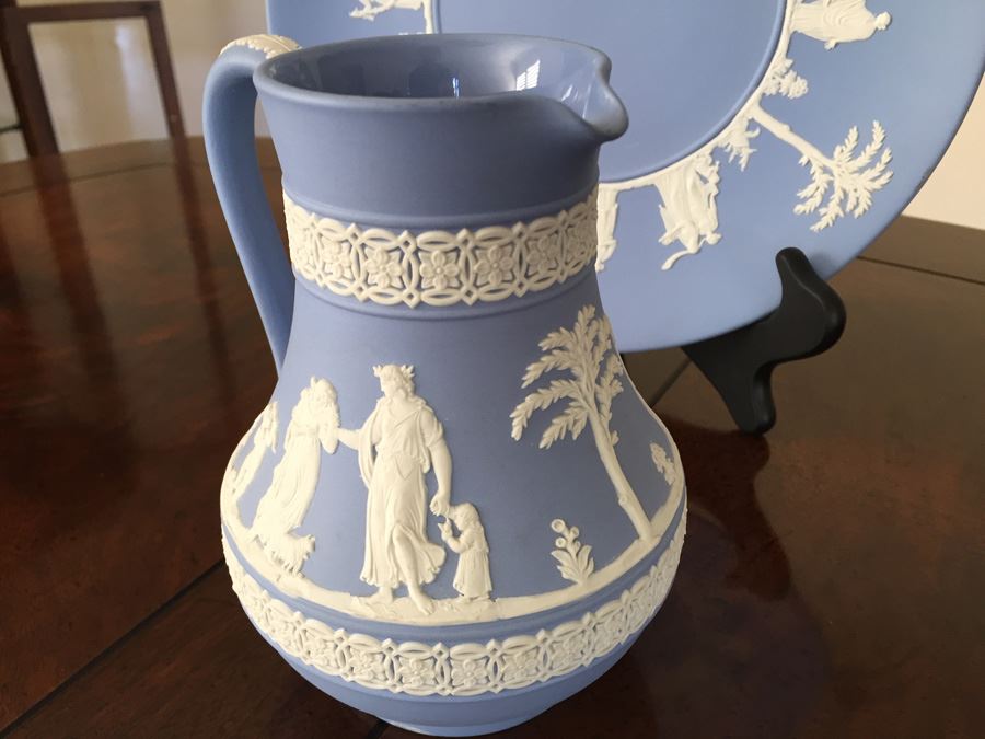 Vintage 1956 Wedgwood Blue And White Plate And Pitcher [Photo 9]
