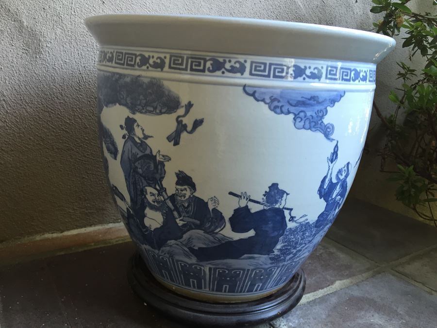 Large 18' Diameter Blue And White Pot With Wooden Stand [Photo 5]