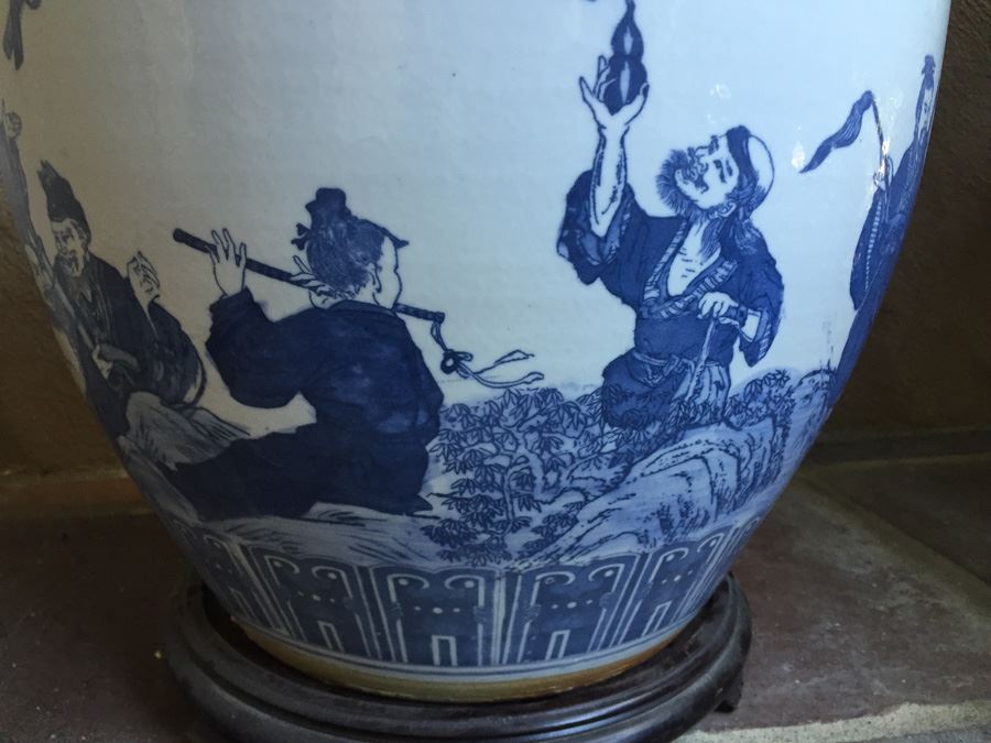 Large 18' Diameter Blue And White Pot With Wooden Stand [Photo 4]