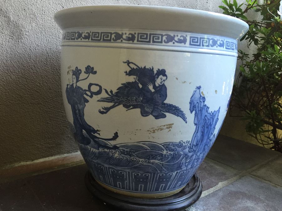 Large 18' Diameter Blue And White Pot With Wooden Stand [Photo 11]
